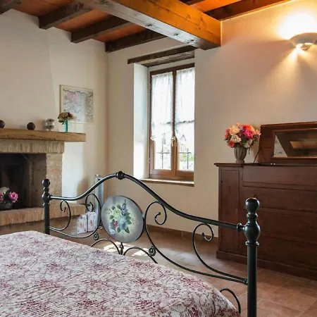 Prázdninový dům Sunny With Swimming Pool