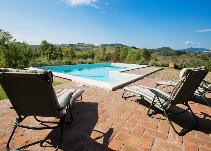 Sunny With Swimming Pool Casa vacanze *