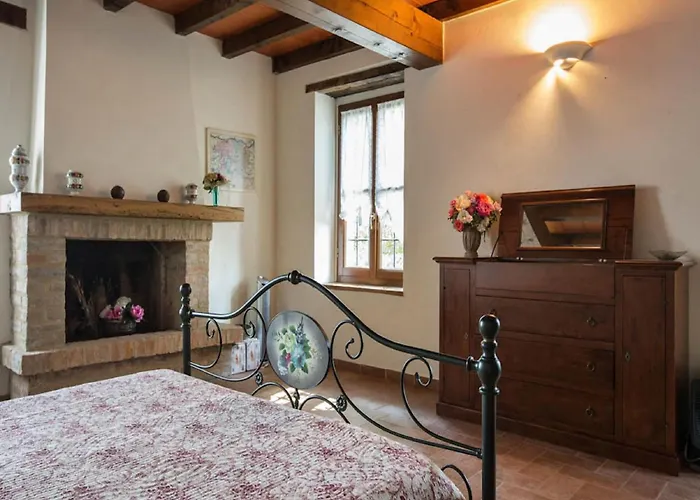 Sunny With Swimming Pool Casa vacanze