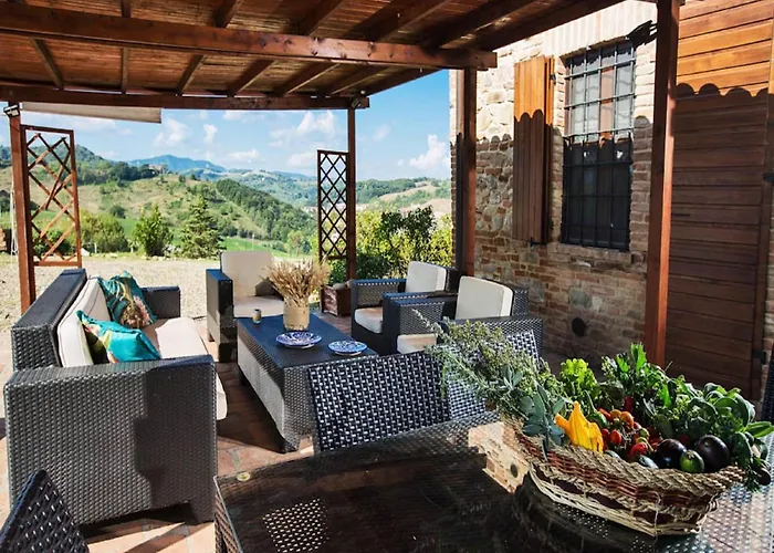 Sunny With Swimming Pool *